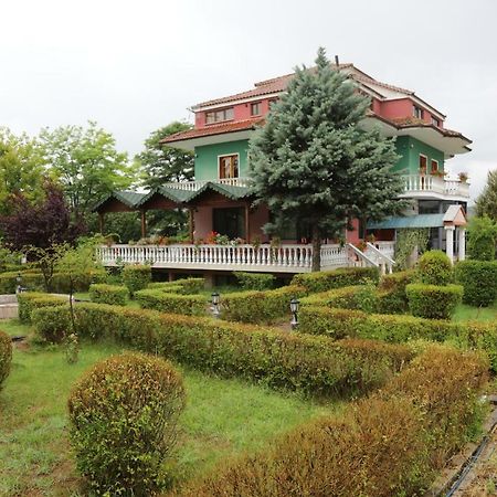 Hotel Villa Kabashi คอร์เชอ ภายนอก รูปภาพ