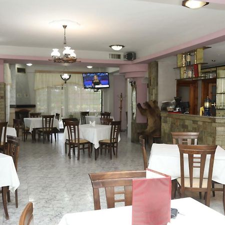 Hotel Villa Kabashi คอร์เชอ ภายนอก รูปภาพ
