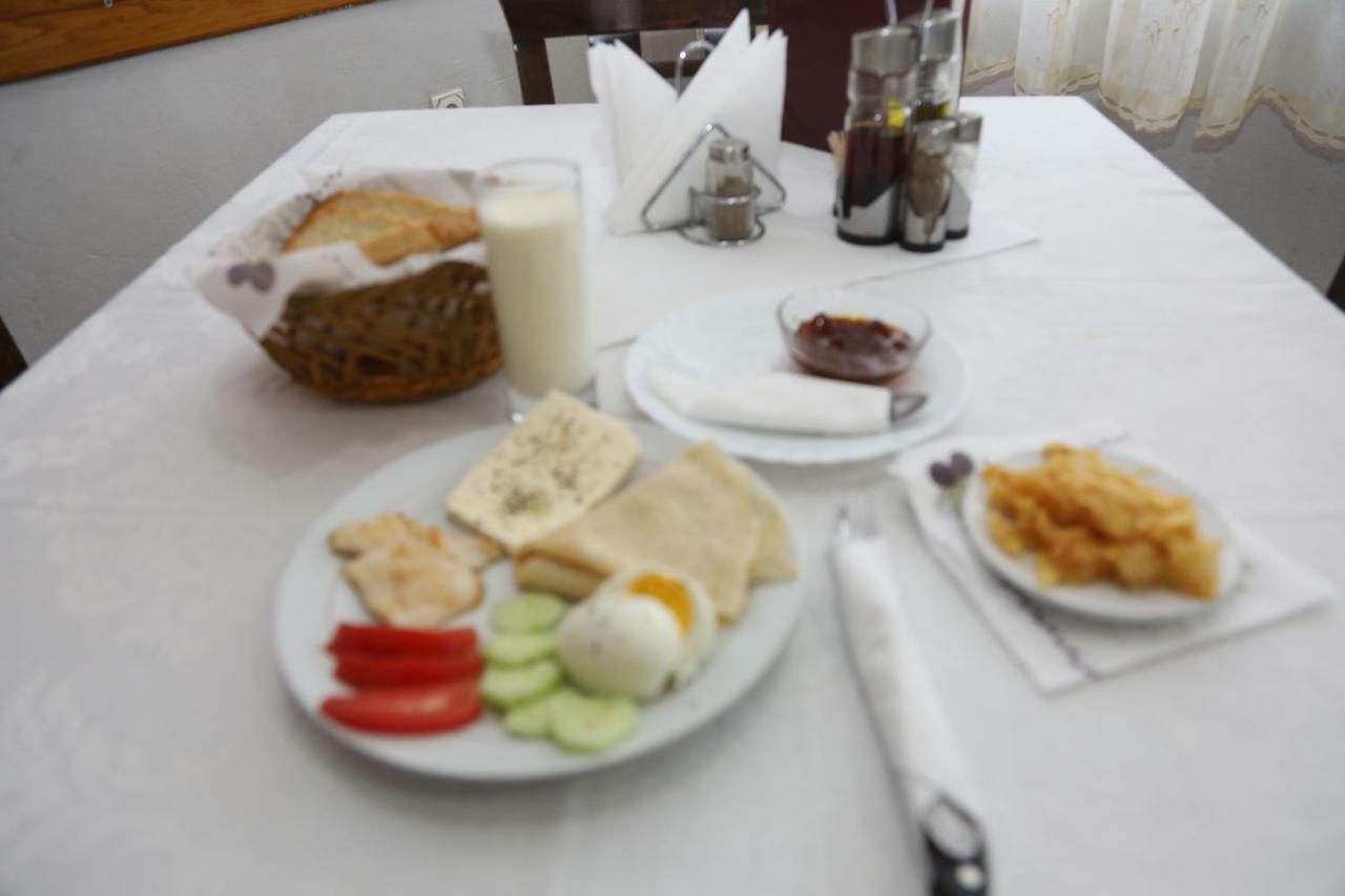 Hotel Villa Kabashi คอร์เชอ ภายนอก รูปภาพ