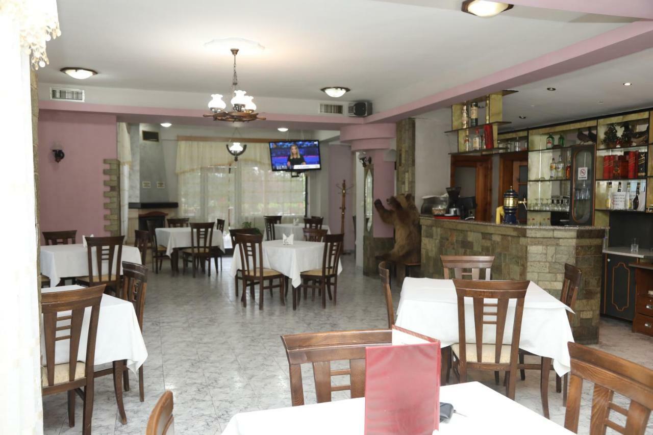 Hotel Villa Kabashi คอร์เชอ ภายนอก รูปภาพ