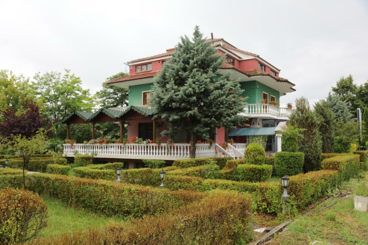 Hotel Villa Kabashi คอร์เชอ ภายนอก รูปภาพ