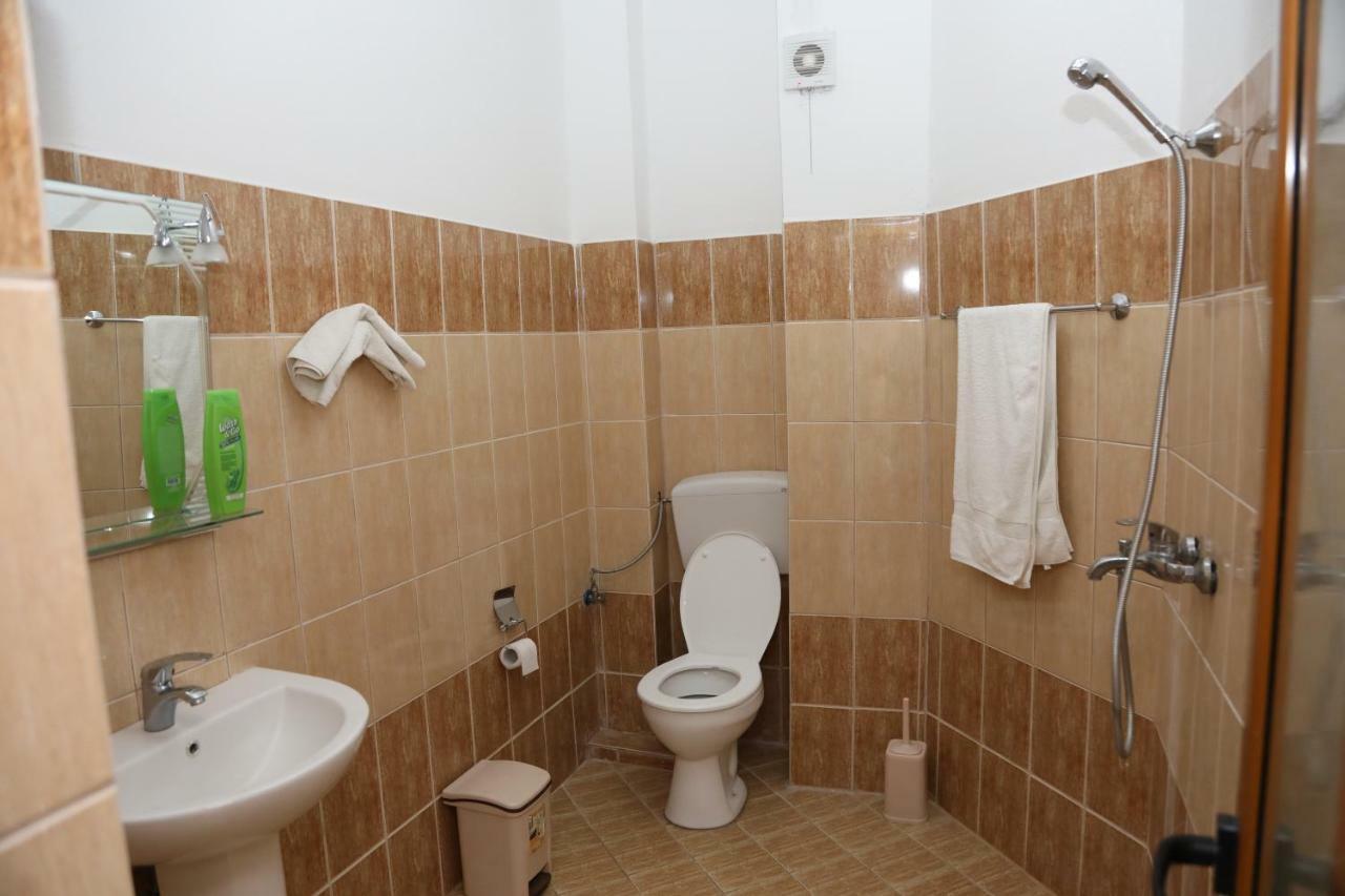 Hotel Villa Kabashi คอร์เชอ ภายนอก รูปภาพ