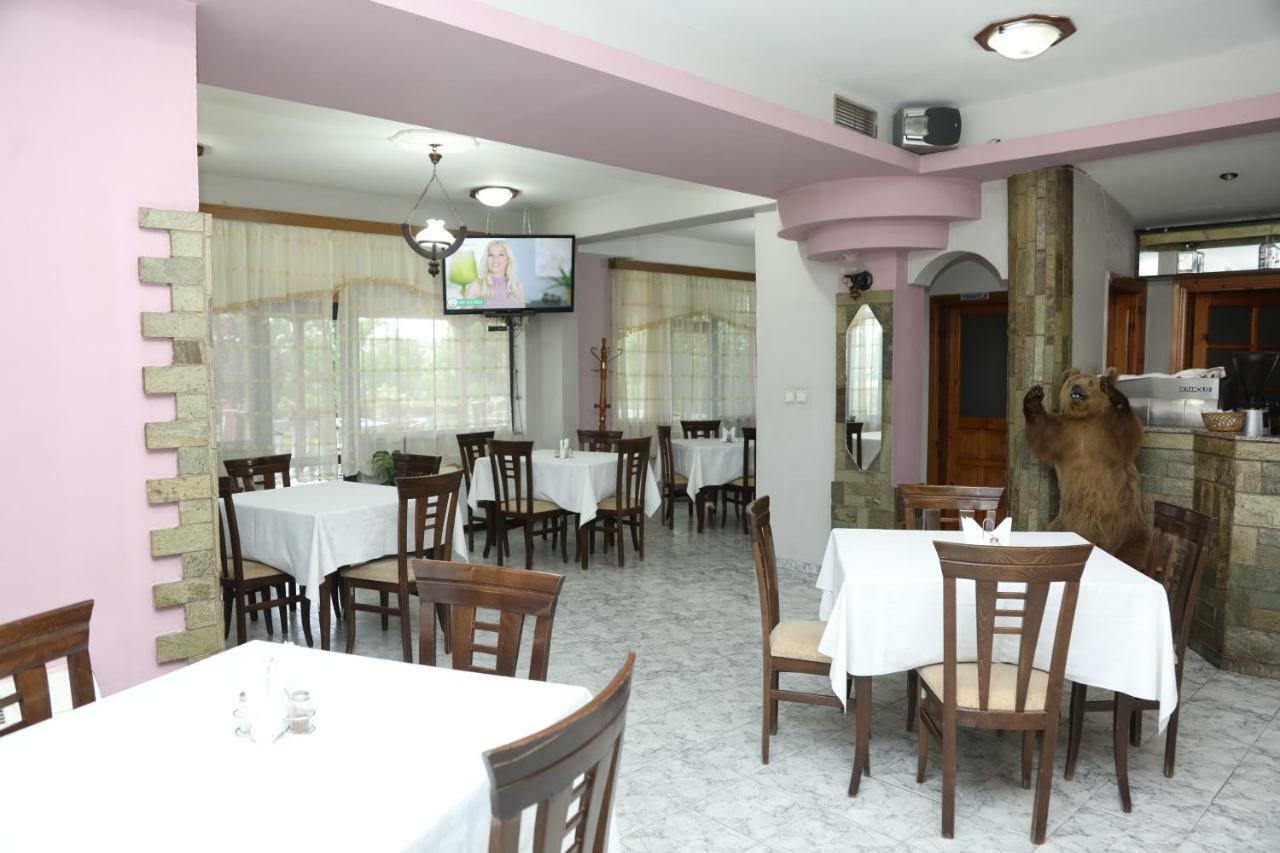 Hotel Villa Kabashi คอร์เชอ ภายนอก รูปภาพ