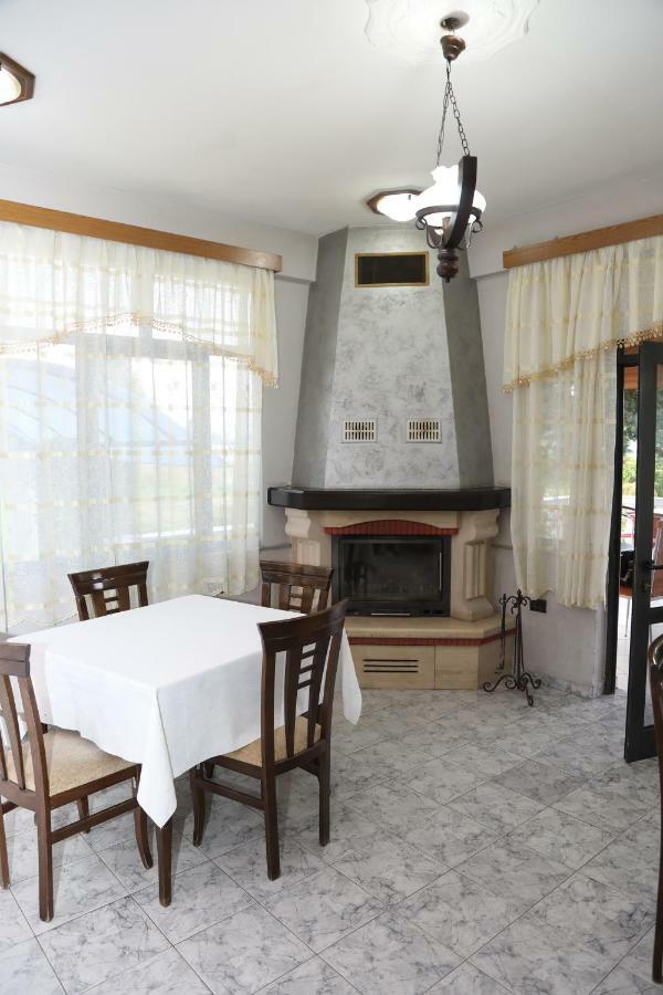 Hotel Villa Kabashi คอร์เชอ ภายนอก รูปภาพ
